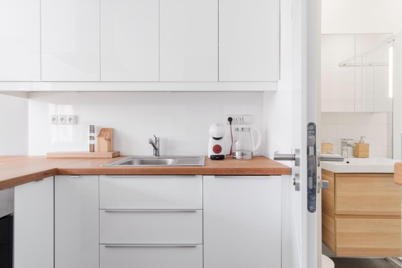 Days - Minimalist Flat - Trendy Karlin Apartament *