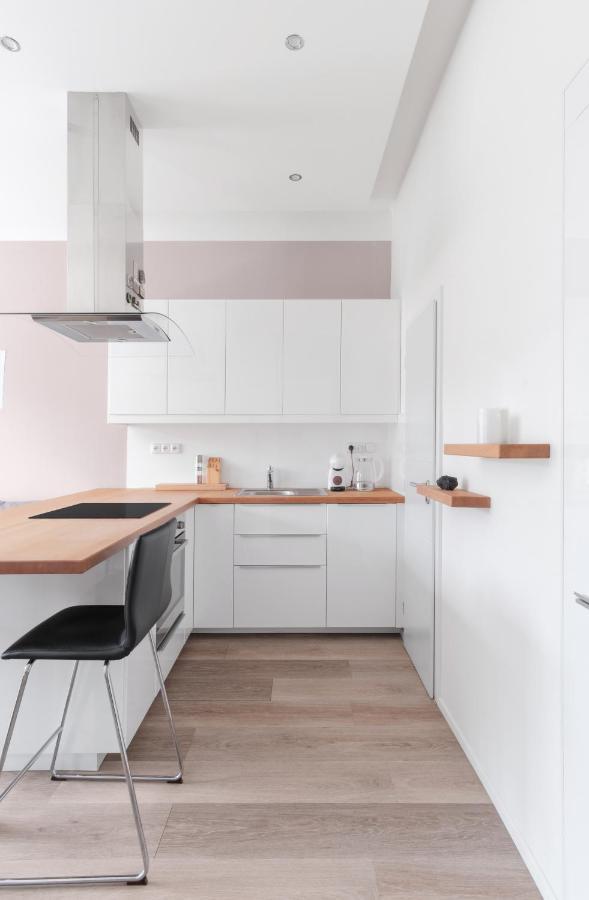 Days - Minimalist Flat - Trendy Karlin Apartament *